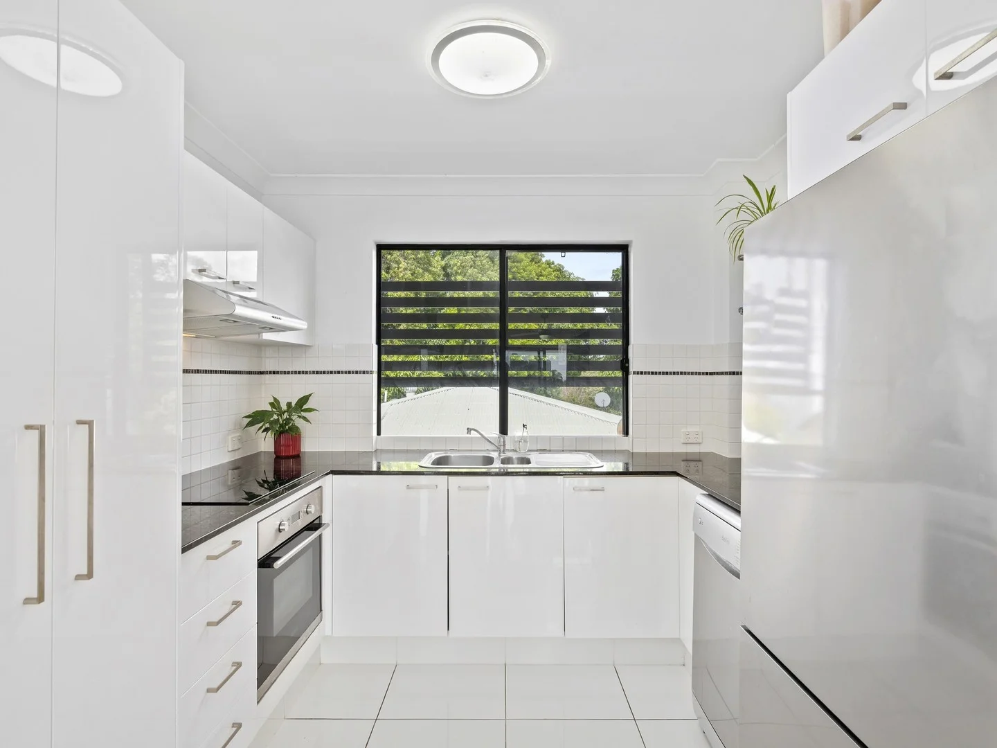 9/31 Middle Street, Labrador QLD 4215
