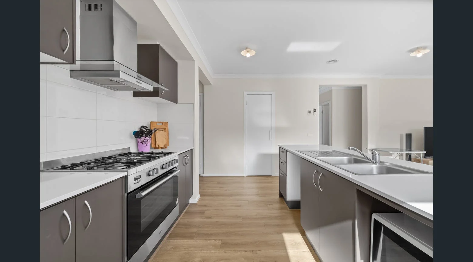 Additional image 2 of 22 Portobello Way, Fraser Rise VIC 3336