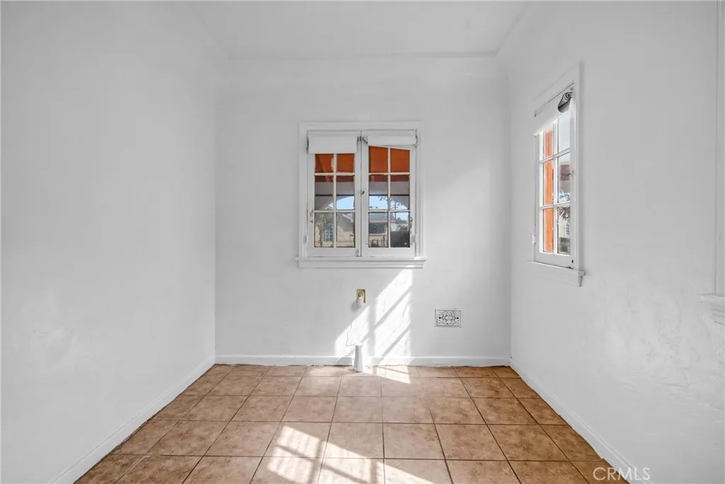 Additional image 17 of 914 E 83rd Street, Los Angeles, CA 90001