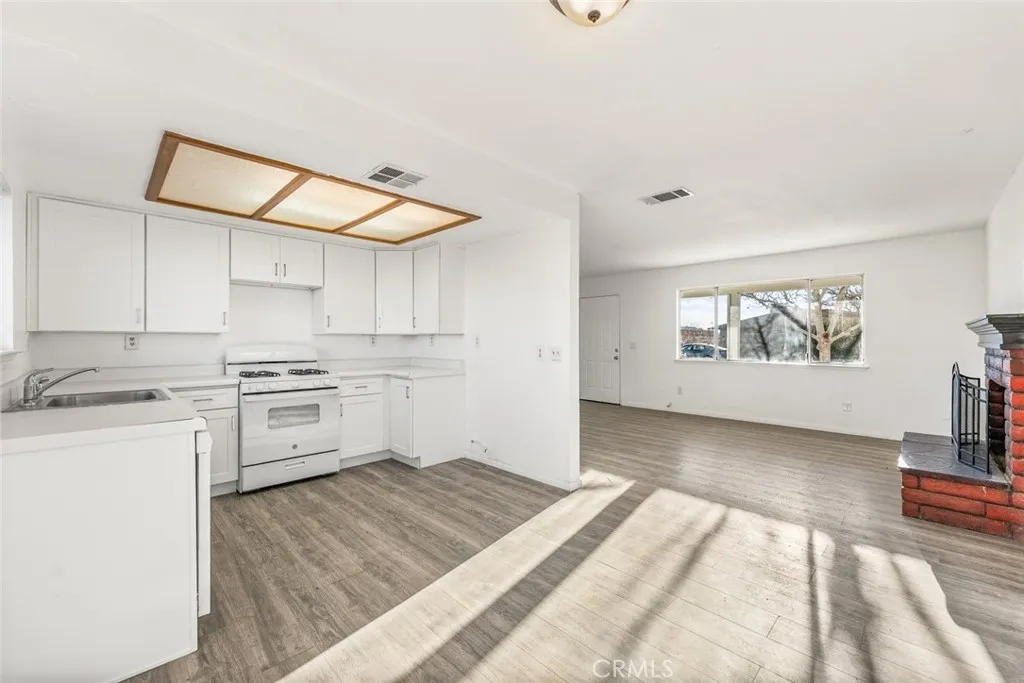 Additional image 18 of 40974 156th Street E, Lake Los Angeles, CA 93535