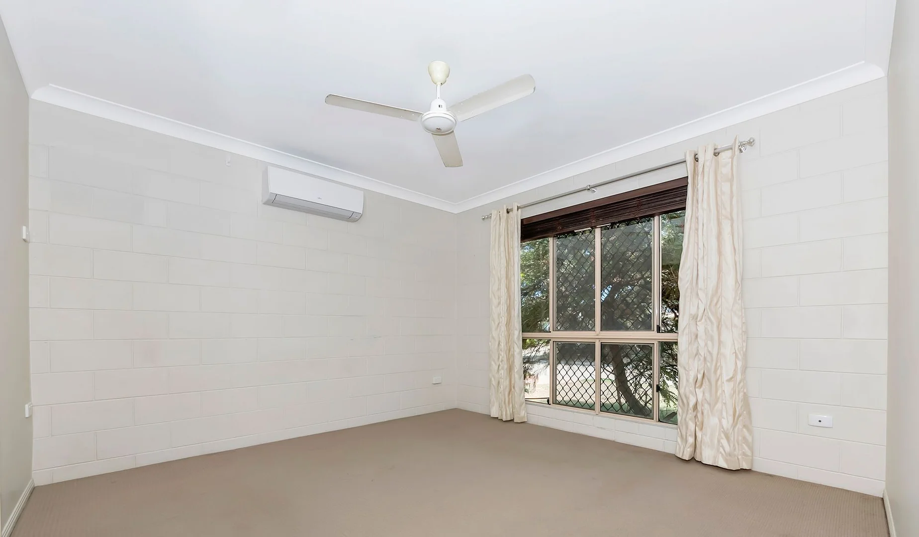 35 Templeton Crescent, Douglas QLD 4814 photo 3