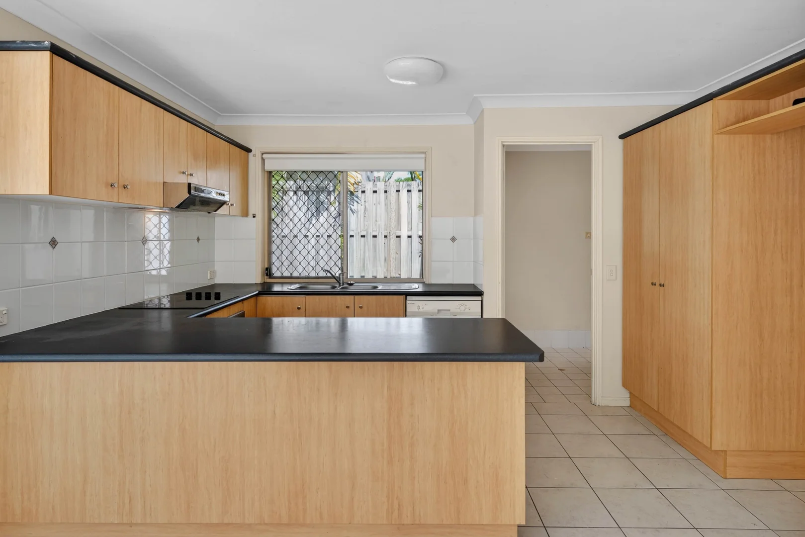Additional image 3 of 44 Homebush Crescent, Sinnamon Park QLD 4073