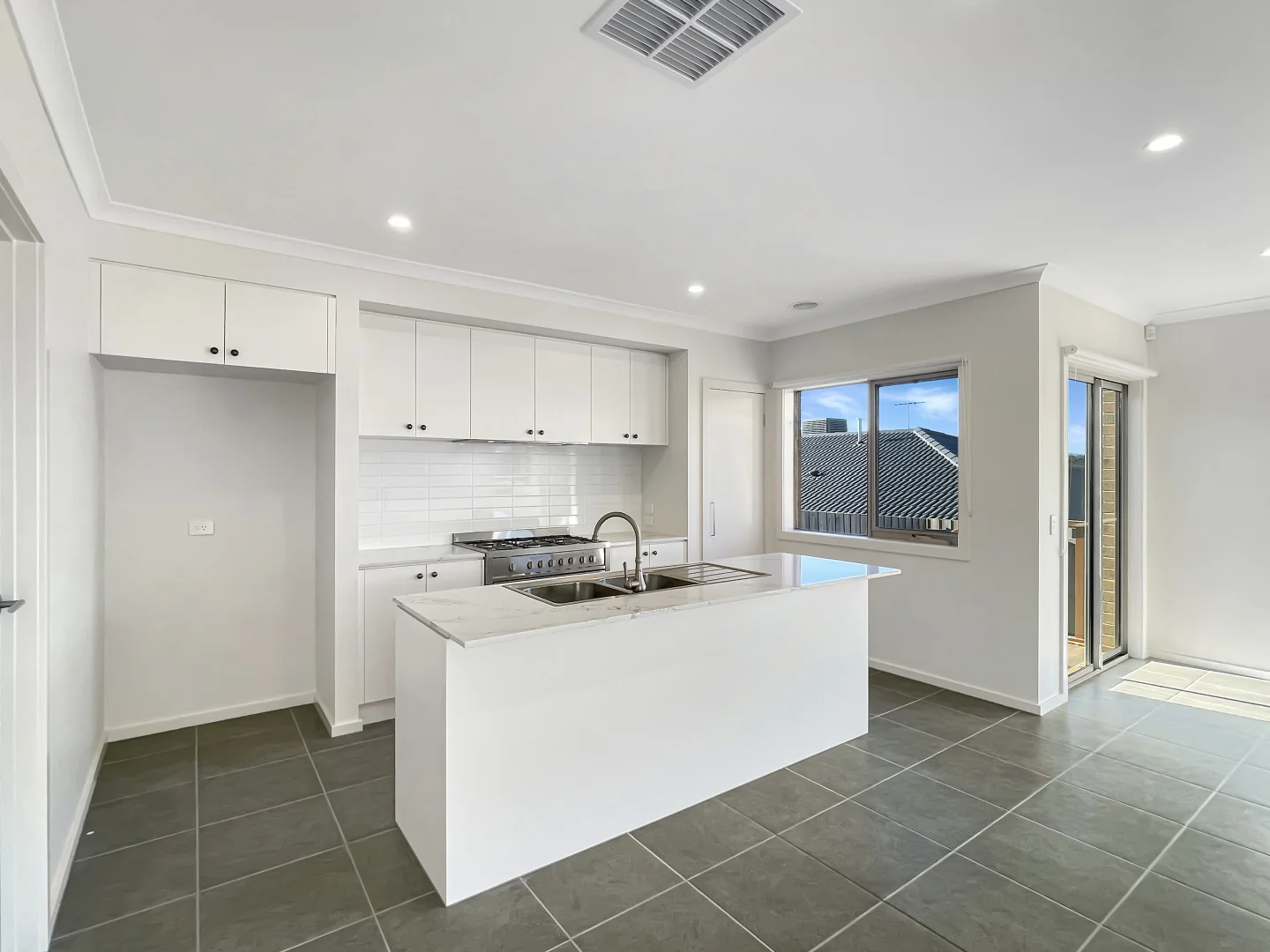 Additional image 4 of 2 Canico Crescent, Mernda VIC 3754