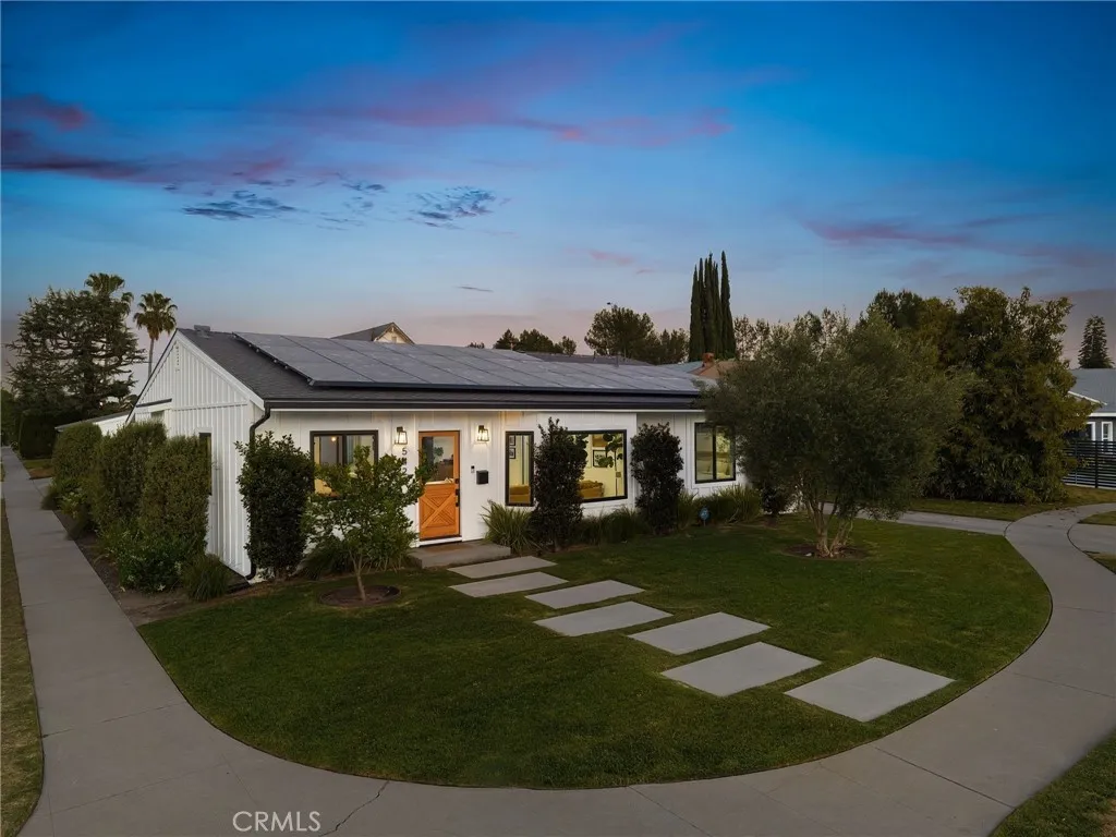 5420 Wortser Ave, Sherman Oaks, CA 91401 photo 2