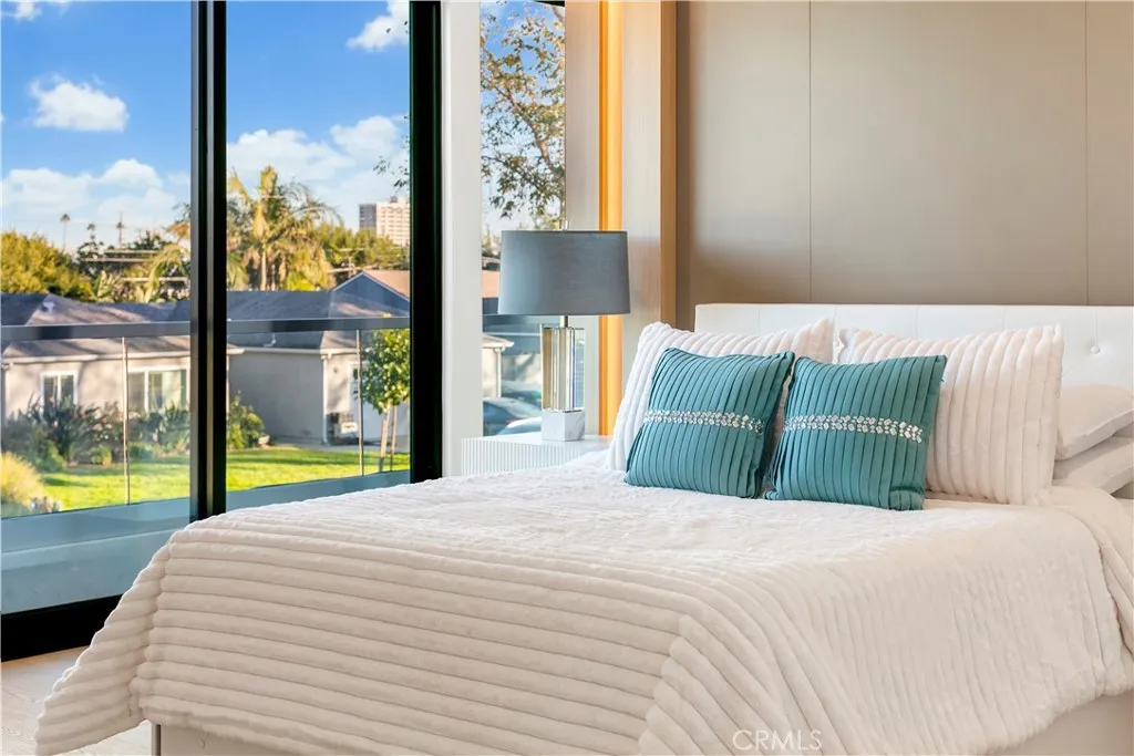 Additional image 23 of 853 Oak St, Costa Mesa, CA 92627