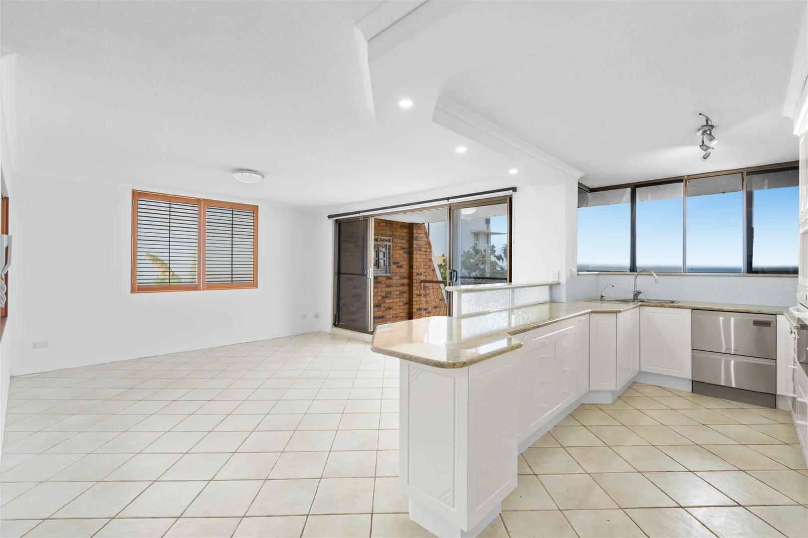 Additional image 2 of 5/108 Prince Edward Parade, Scarborough QLD 4020