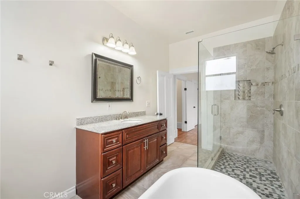Additional image 28 of 1598 W 36th Place, Los Angeles, CA 90018