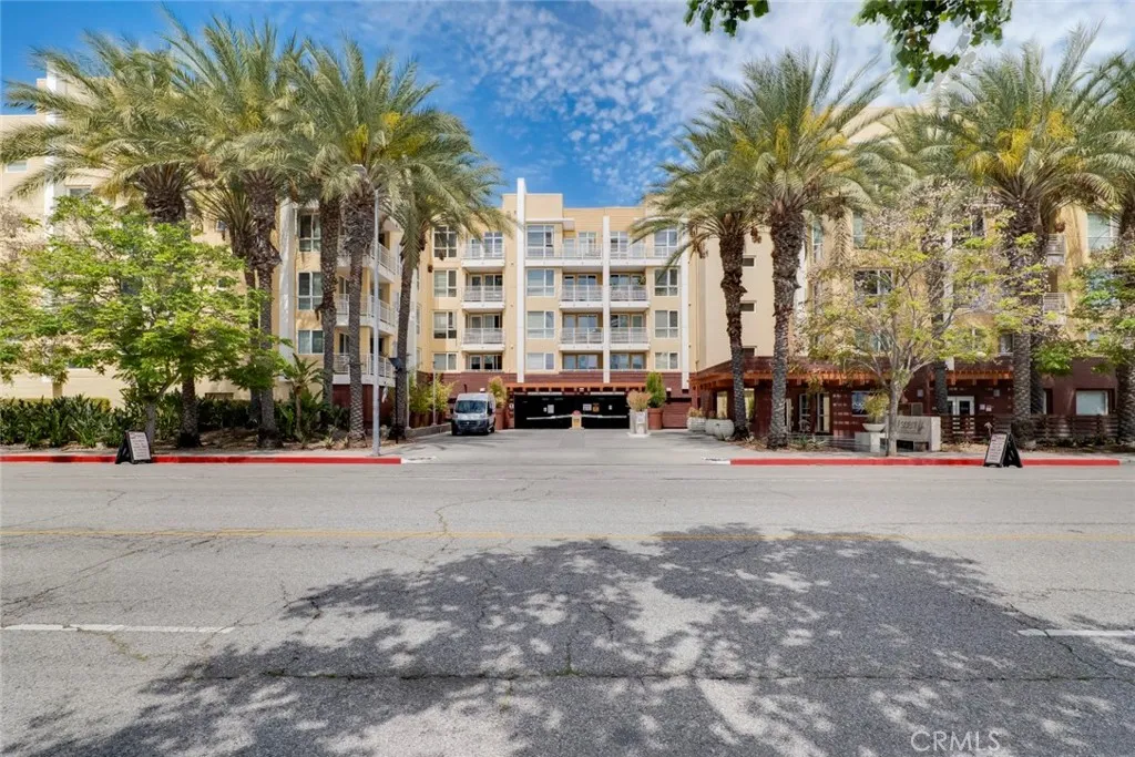 Additional image 3 of 21301 Erwin Street Unit 228, Woodland Hills, CA 91367