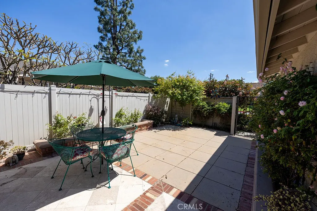 2921 Persimmon Pl, Fullerton, CA 92835 photo 4