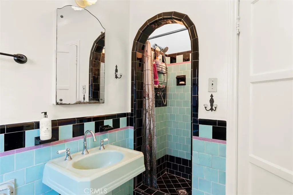 Additional image 50 of 1308 E Poppy St, Long Beach, CA 90805