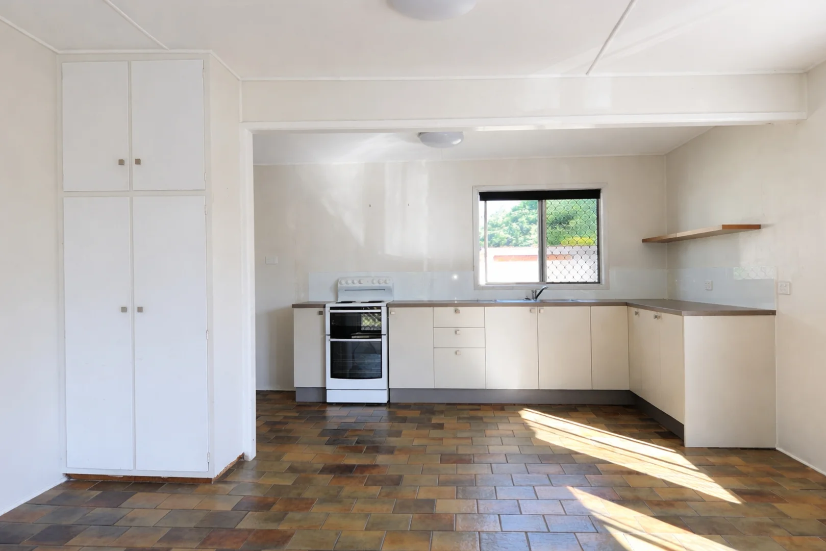 Additional image 7 of 12 Hall Avenue, Bongaree QLD 4507