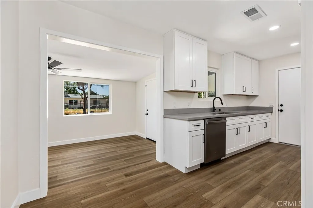 Additional image 15 of 579 W Mayberry Avenue, Hemet, CA 92543