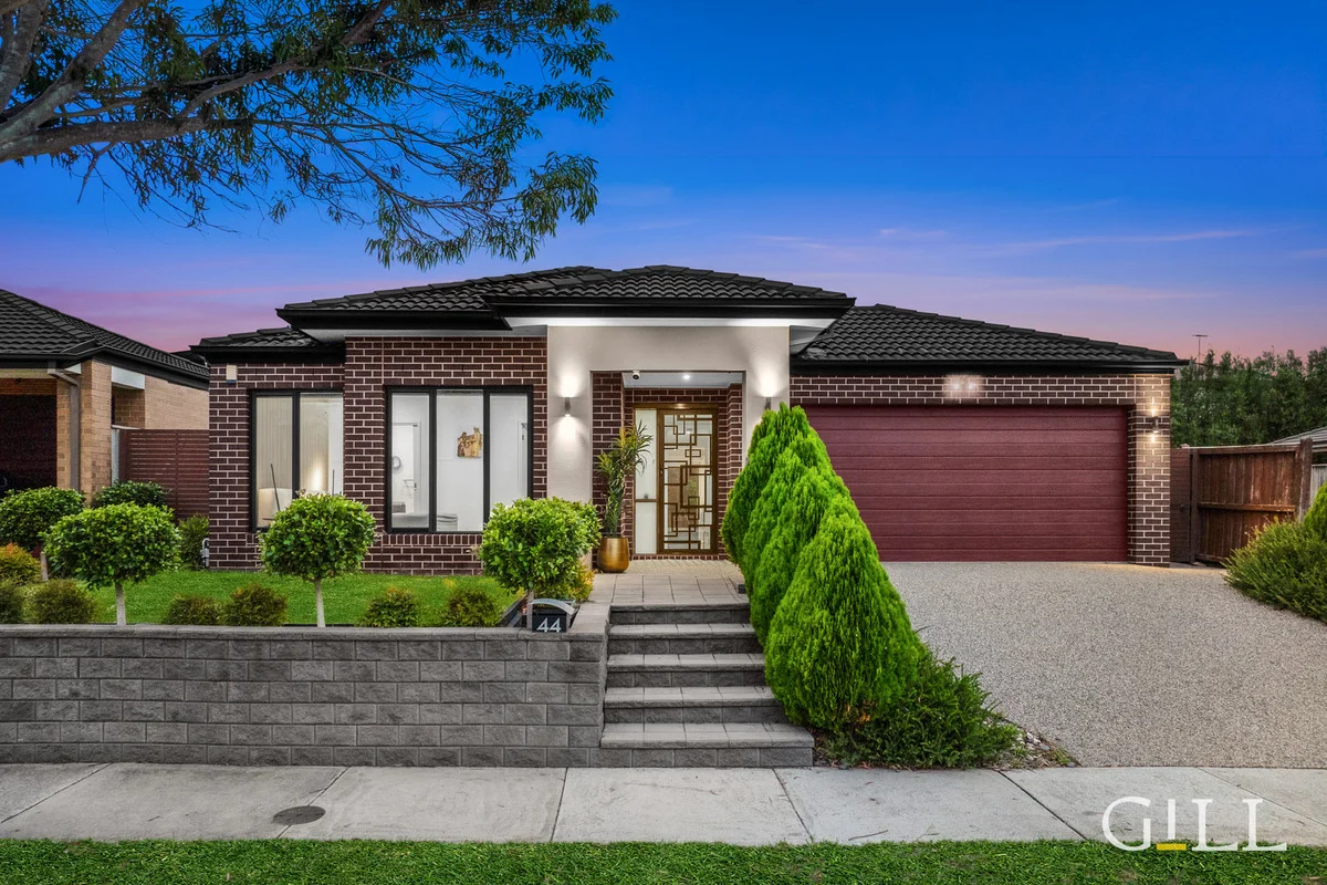 44 Elmtree Crescent, Clyde North VIC 3978