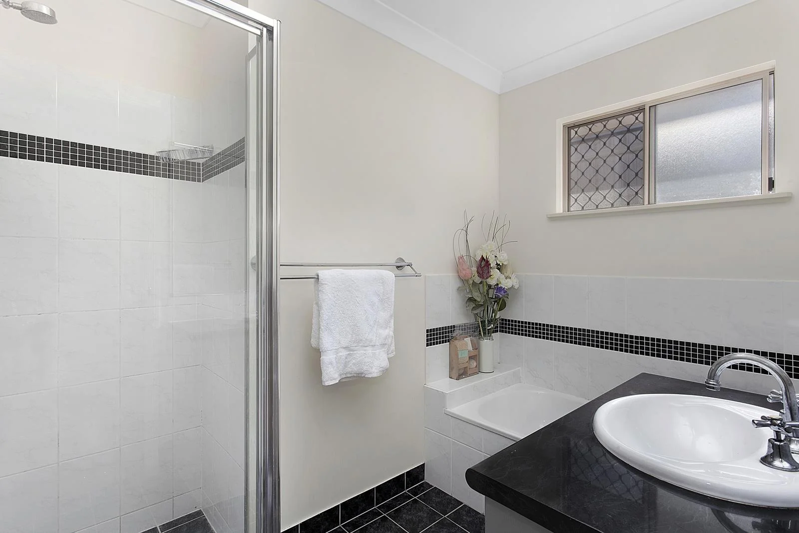 Additional image 5 of 13 Lockyer Place, Mount Louisa QLD 4814