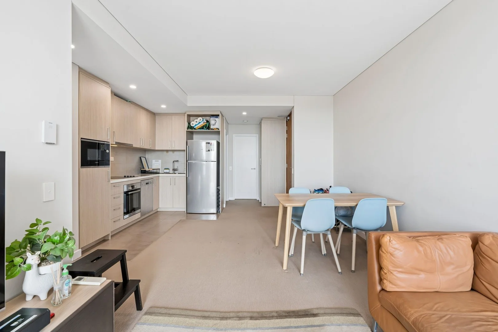 817/18 Cecil Avenue, Cannington WA 6107
