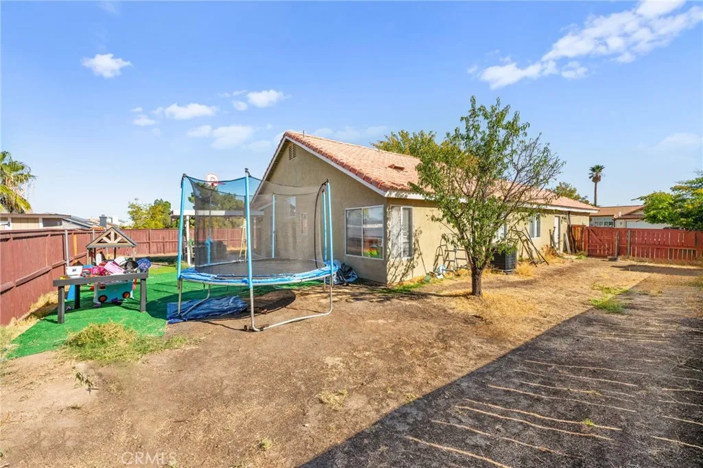 13196 Oberlin Ave, Victorville, CA 92392
