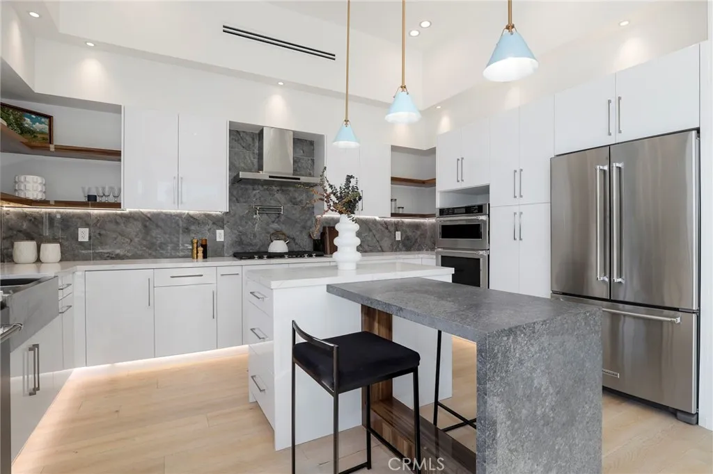 Additional image 18 of 2309 Cove Avenue, Los Angeles, CA 90039