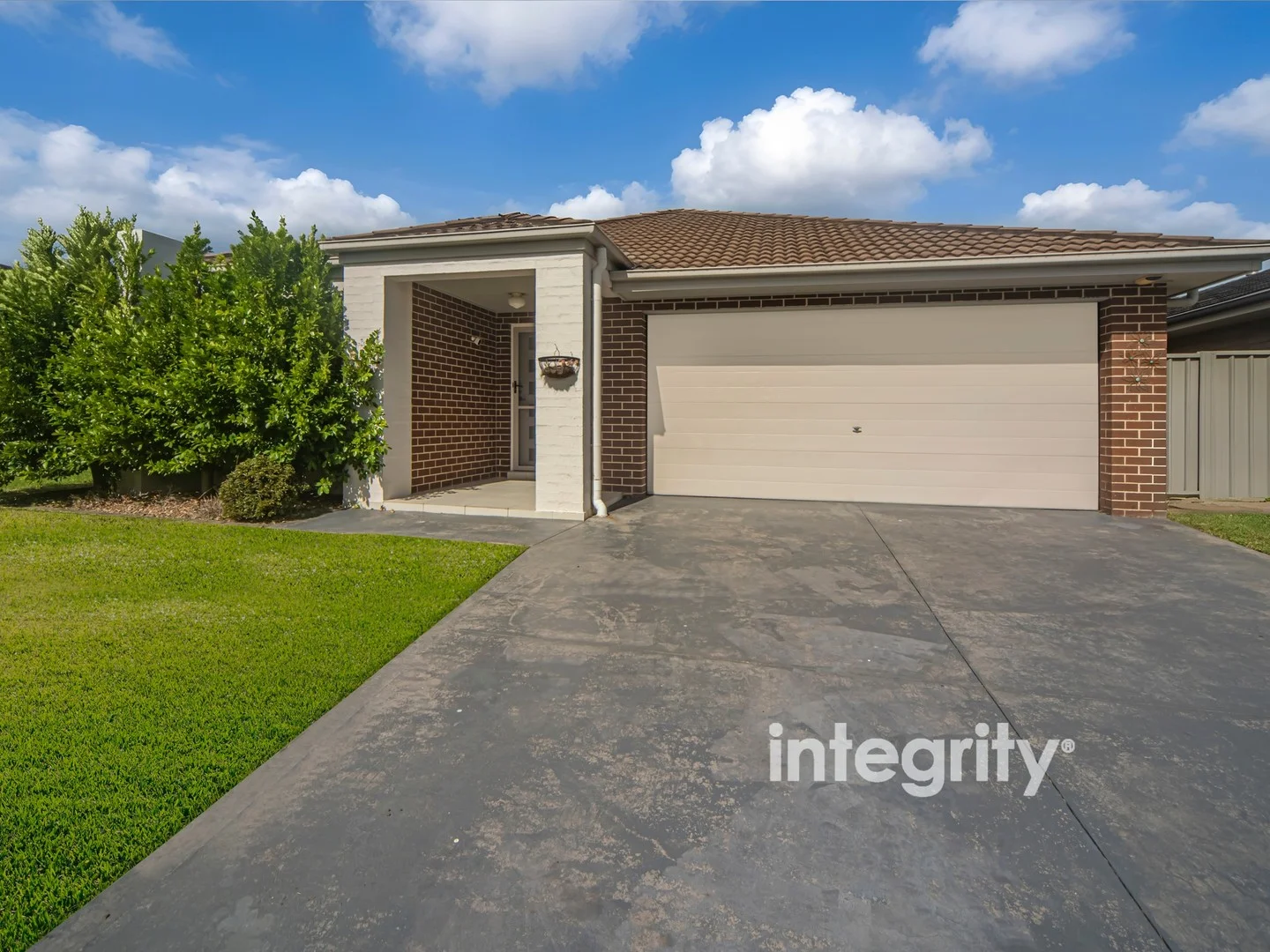 27 Terralla Grove, South Nowra NSW 2541