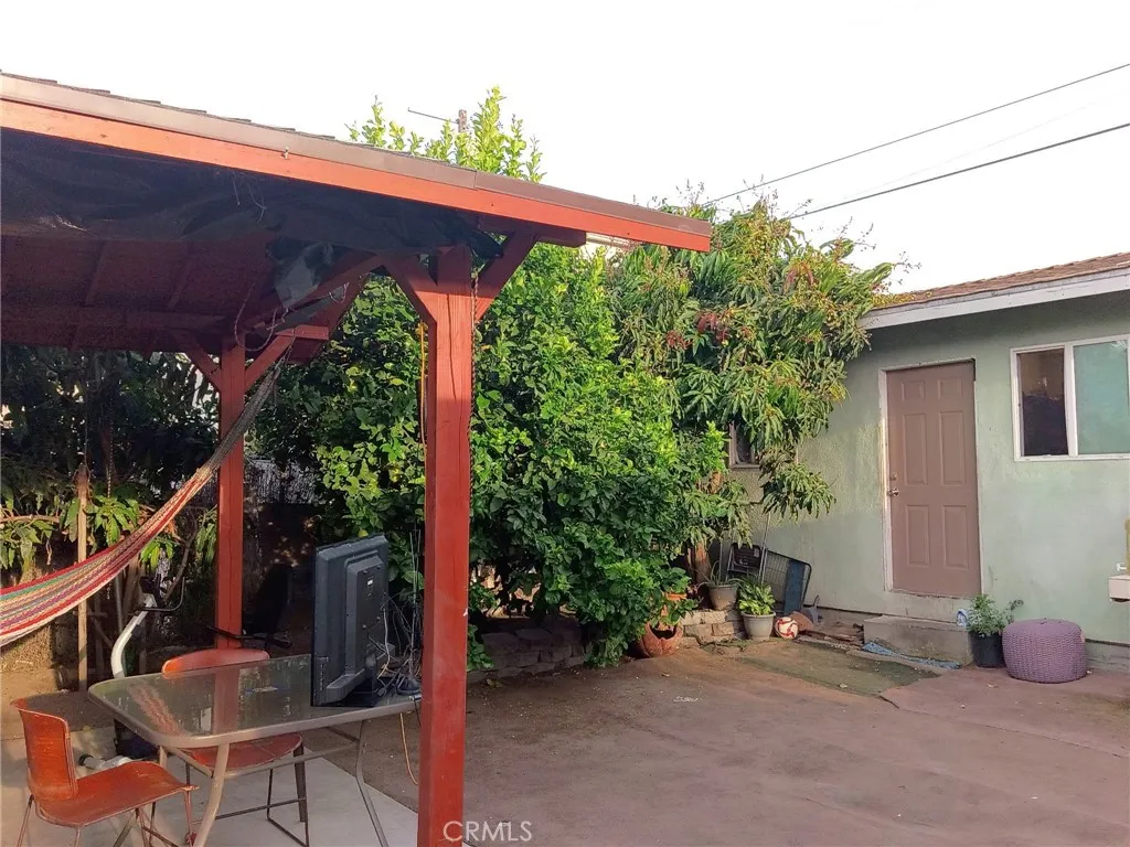 Additional image 14 of 1046 W 49th St, Los Angeles, CA 90037