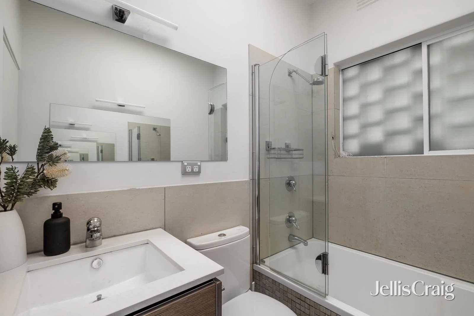 Additional image 12 of 5A Moralla Road, Kooyong VIC 3144