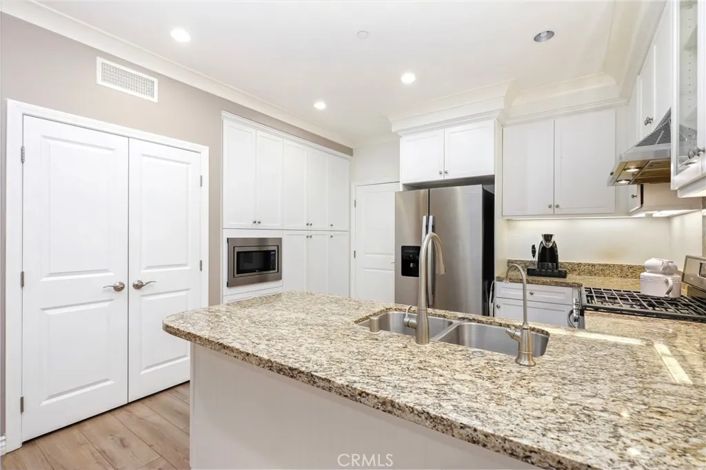 Additional image 42 of 59 Kempton, Irvine, CA 92620