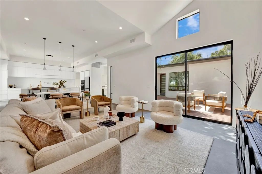Additional image 88 of 325 W Grandview Avenue, Sierra Madre, CA 91024