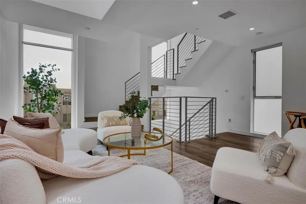Additional image 2 of 6919 Knowlton Place, Los Angeles, CA 90045