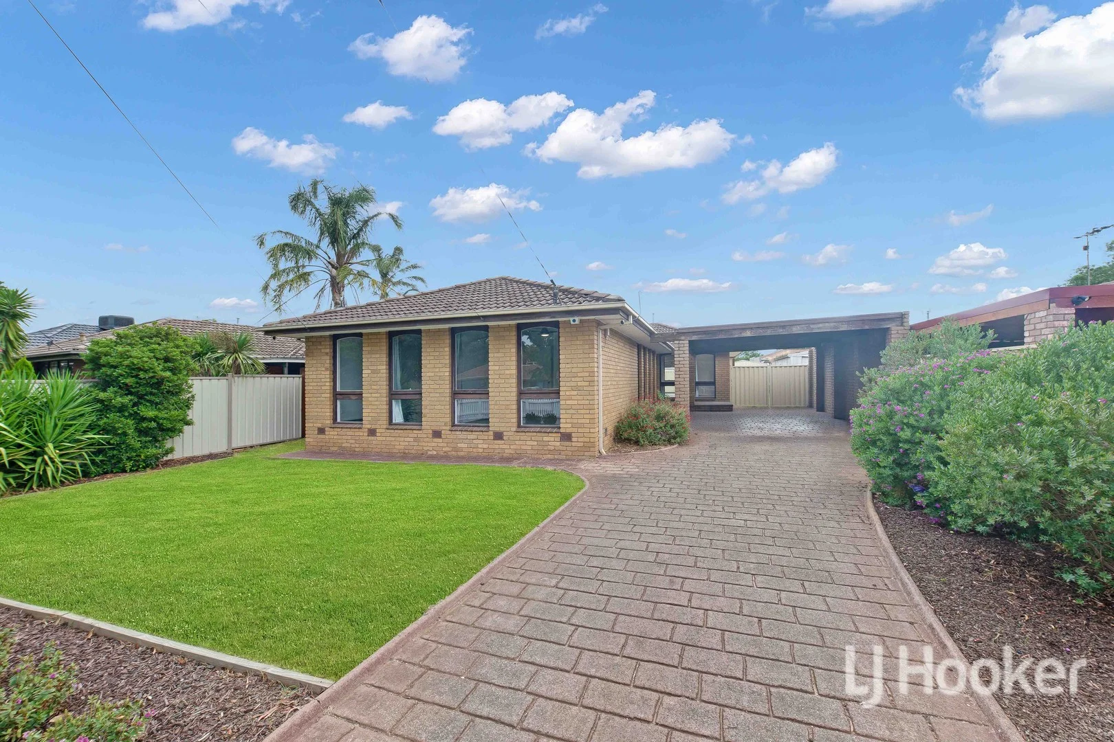 28 Eaton Street, Melton South VIC 3338