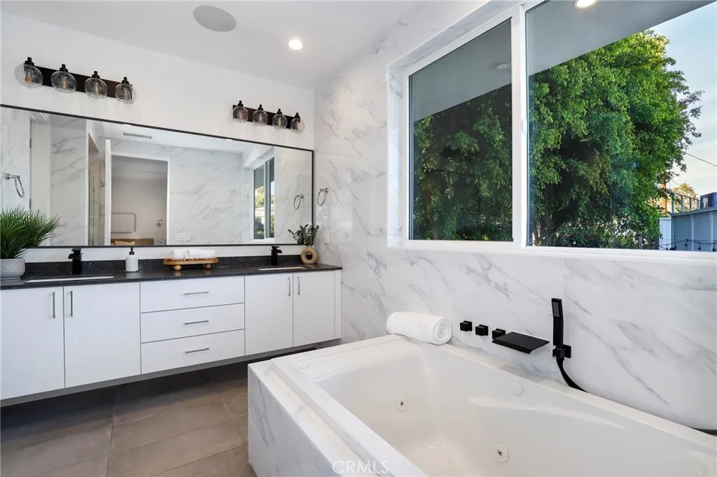 Additional image 32 of 2309 Cove Avenue, Los Angeles, CA 90039