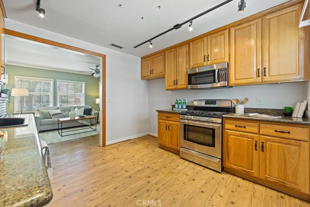 Additional image 14 of 1832 N Brighton St, Burbank, CA 91506