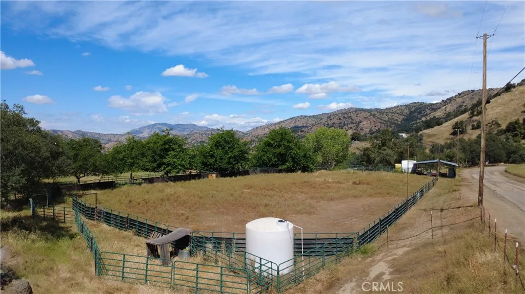 Additional image 130 of 39569 Clover Ln, Squaw Valley, CA 93675