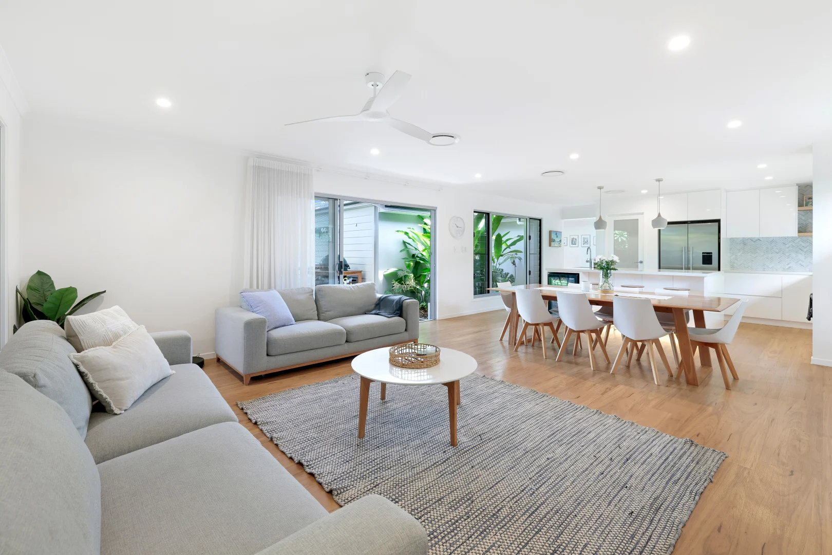 Additional image 9 of 14 Robin Avenue, Paradise Point QLD 4216