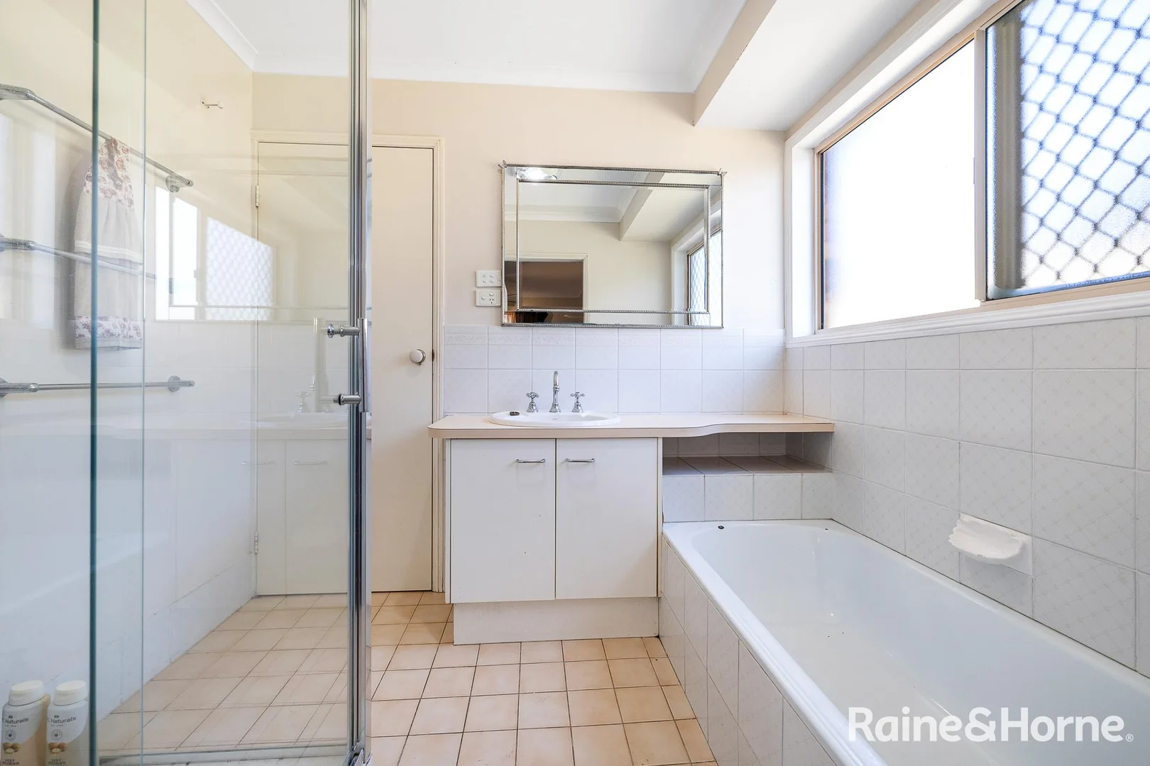 Additional image 13 of 3 Carol Street, Redland Bay QLD 4165