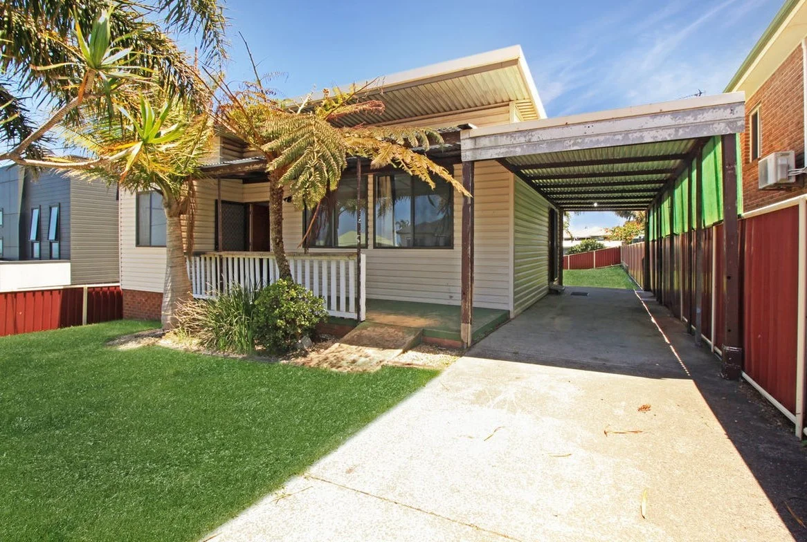 Additional image 9 of 4 Lake Heights Rd, Lake Heights NSW 2502