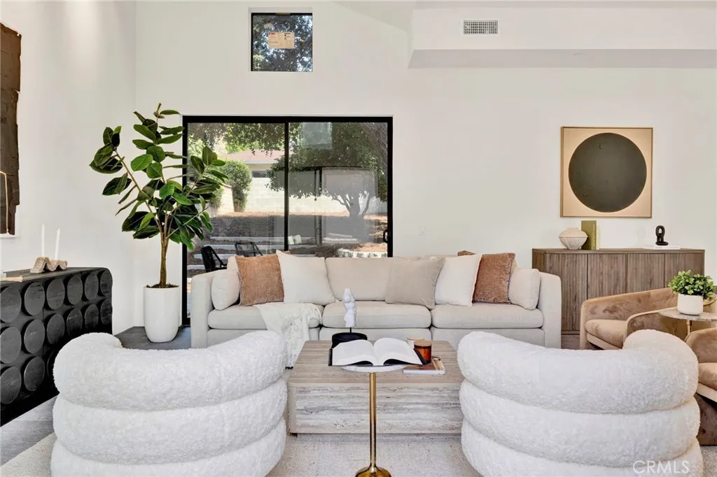 Additional image 15 of 325 W Grandview Avenue, Sierra Madre, CA 91024