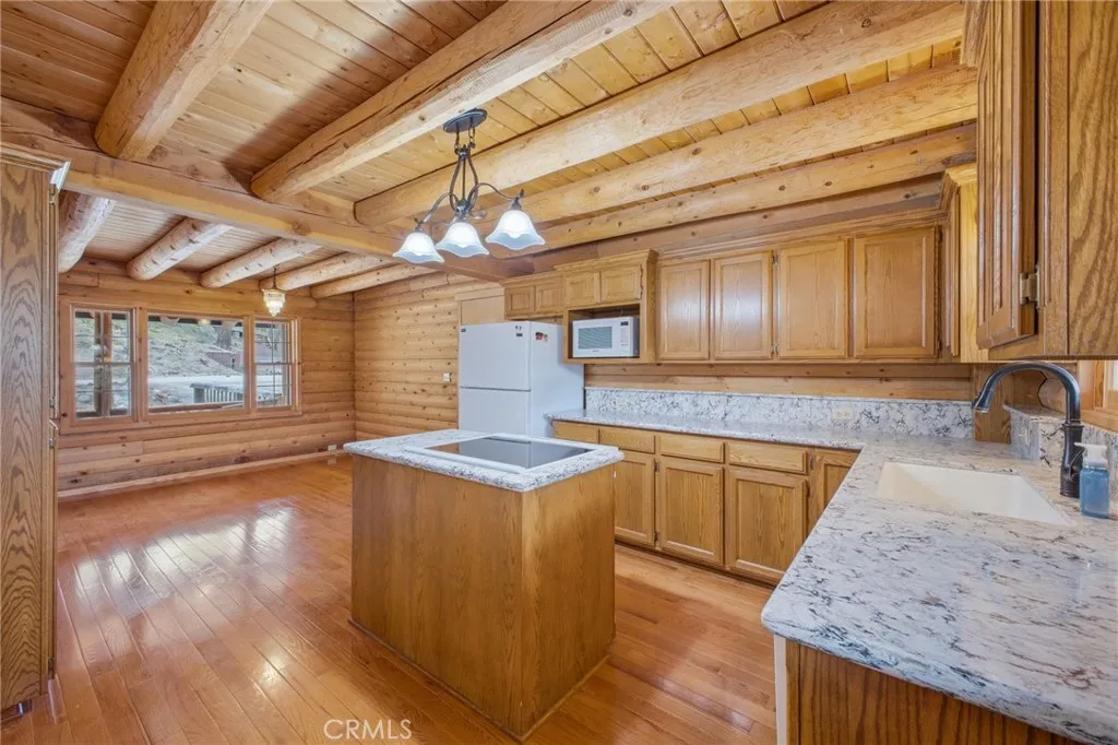 Additional image 44 of 33052 Donner Ln, Running Springs, CA 92382