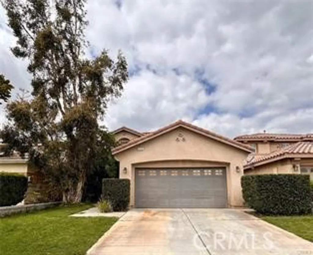 16286 Medinah St, Fontana, CA 92336