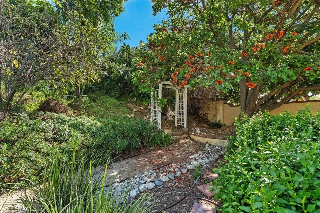 Additional image 48 of 305 Mission Grove Pkwy N, Riverside, CA 92506