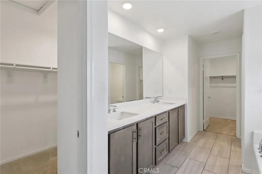Additional image 19 of 833 S Sumac Lane, Rialto, CA 92376