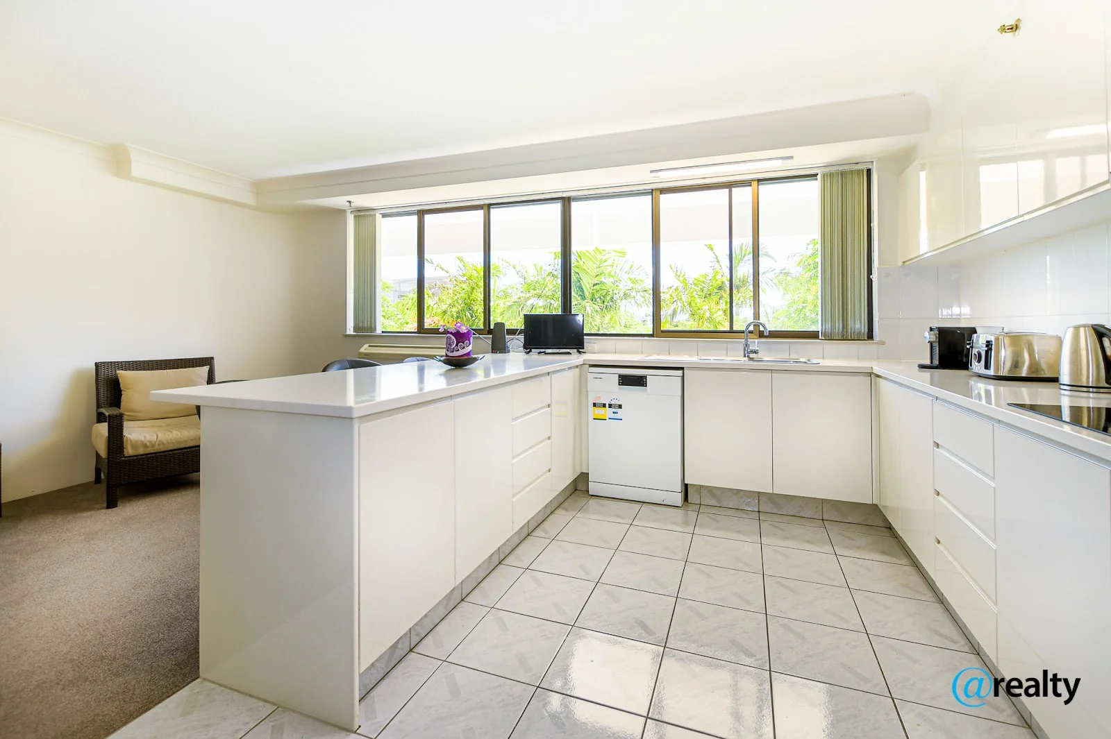 Additional image 8 of unit 4/21 Bayview Street, Runaway Bay QLD 4216