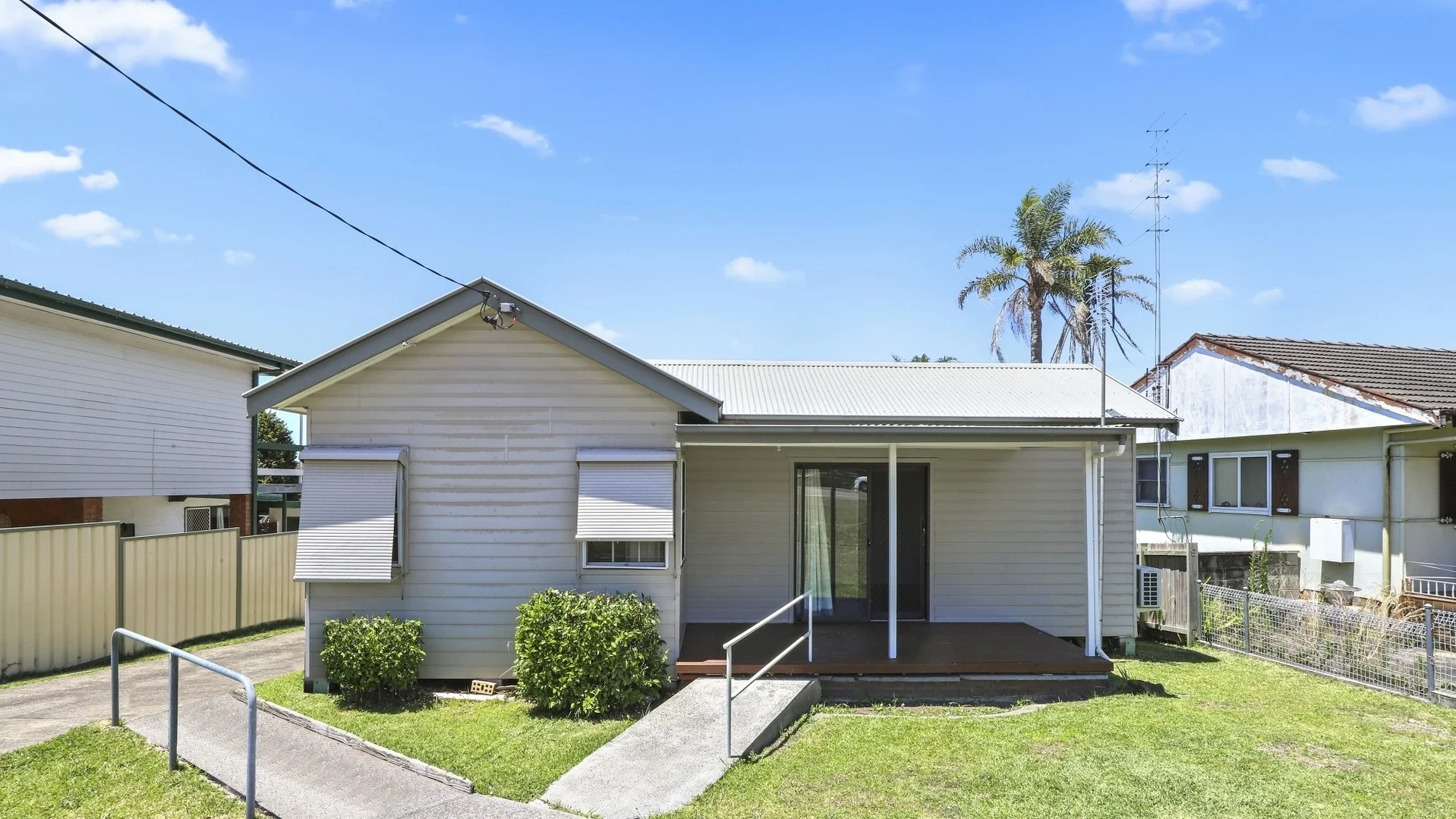 1 Woodlawn Drive, Budgewoi NSW 2262