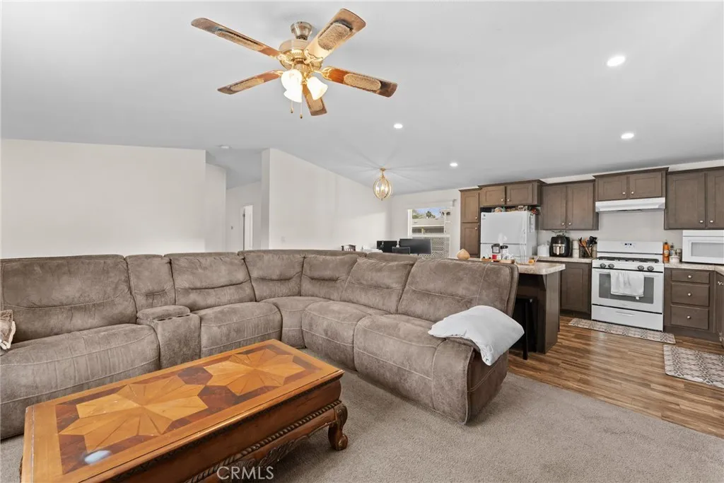 Additional image 42 of 32900 Riverside Dr Unit 53, Lake Elsinore, CA 92530