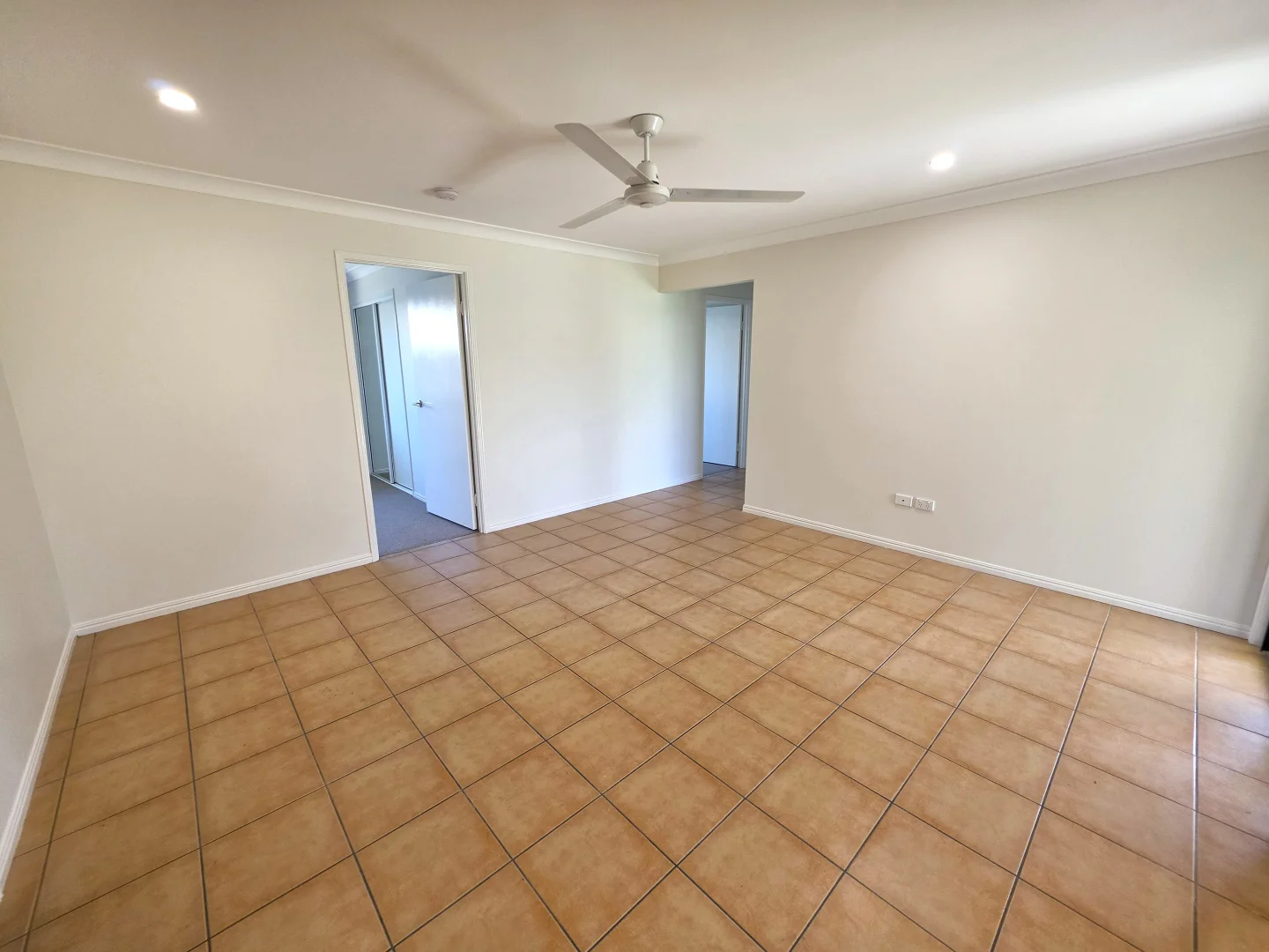 62 Dawson Ave, Thabeban QLD 4670 photo 4