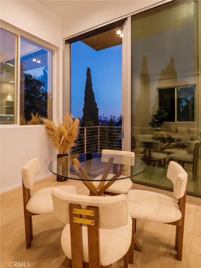 Additional image 127 of 2309 Cove Avenue, Los Angeles, CA 90039