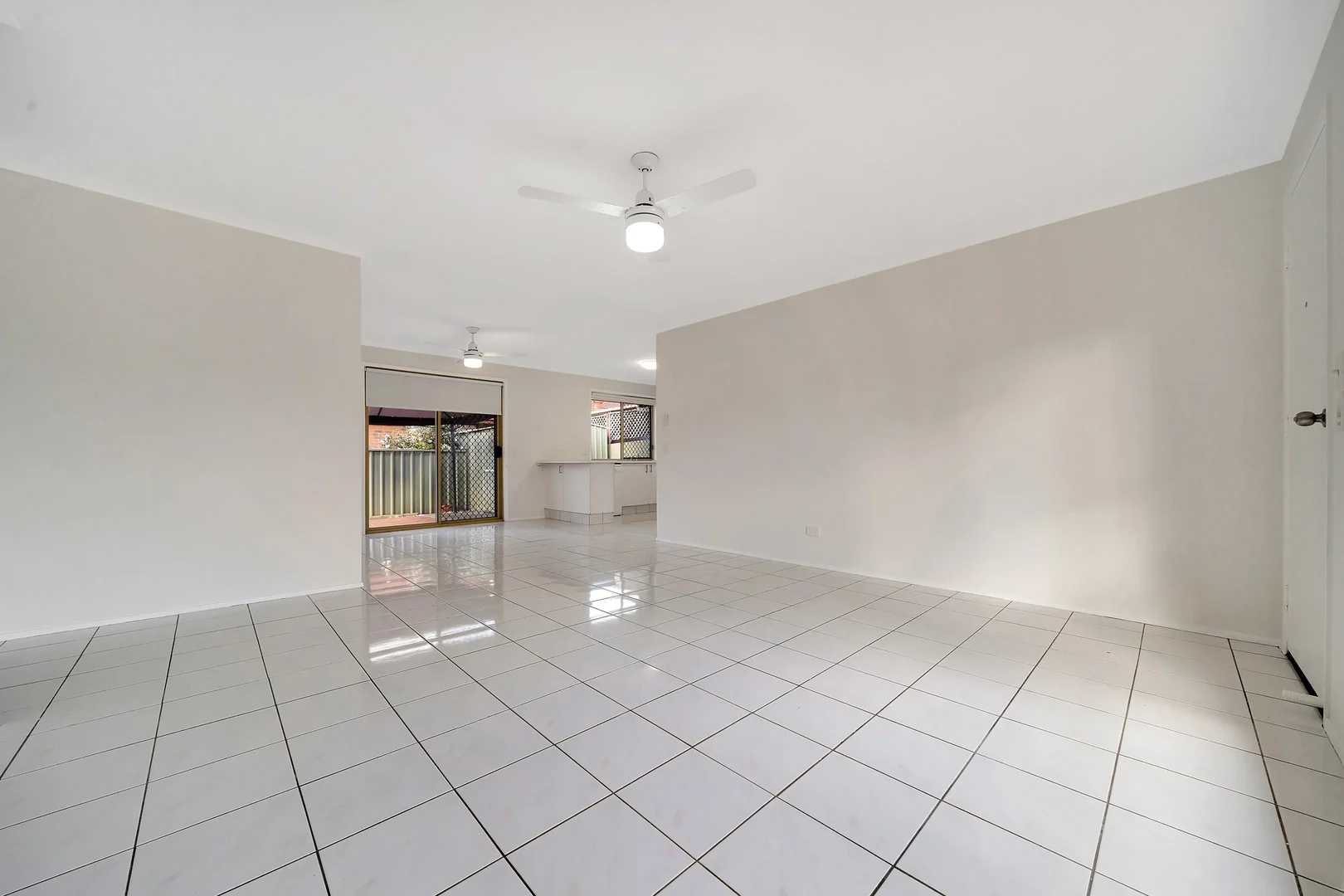 Additional image 3 of 2/24 Kangaroo Avenue, Coombabah QLD 4216