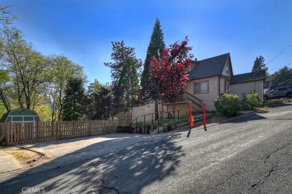23723 Hillside Dr, Crestline, CA 92325 photo 2