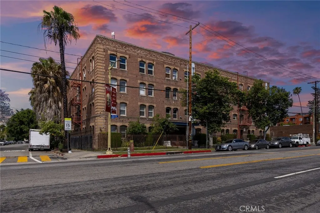 Additional image 2 of 4125 S Figueroa St Unit 202, Los Angeles, CA 90037