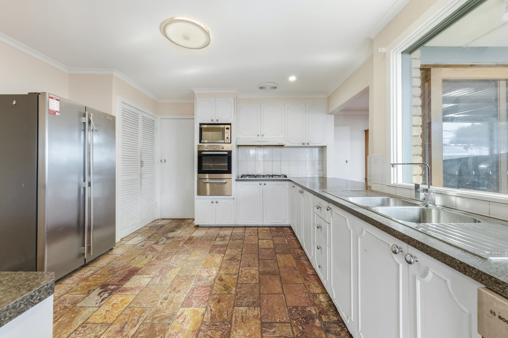 Additional image 5 of 1 Sutherland Court, Mulgrave VIC 3170