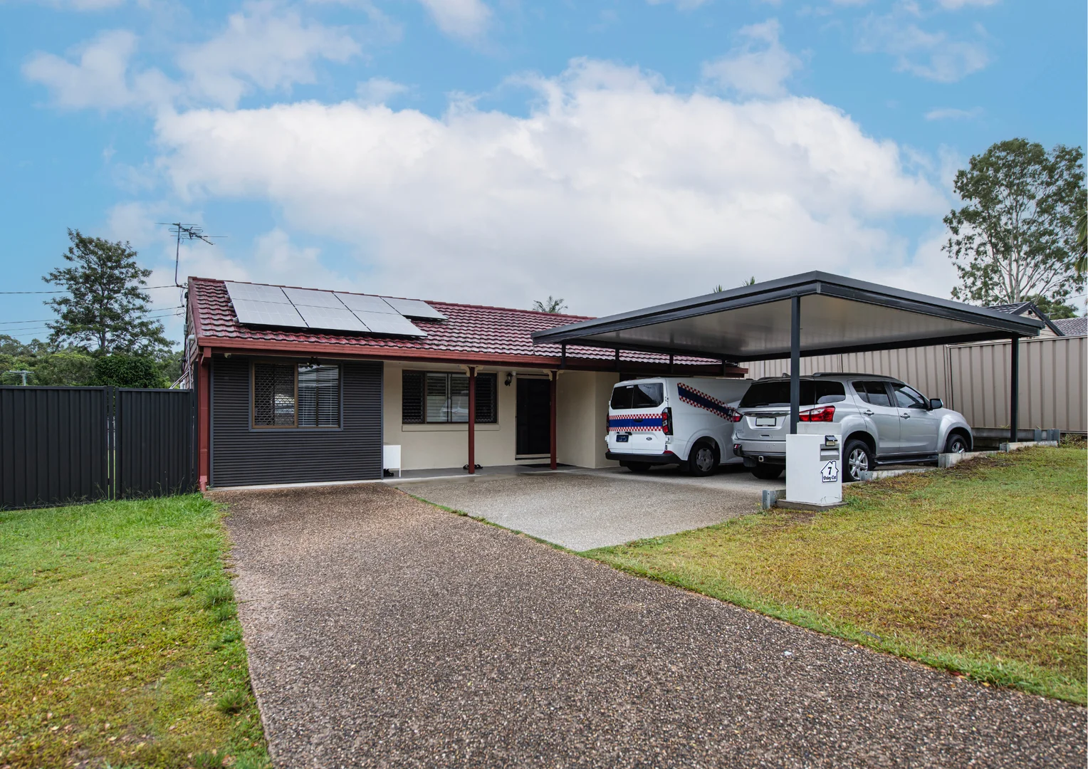 7 Oxley Circuit, Daisy Hill QLD 4127