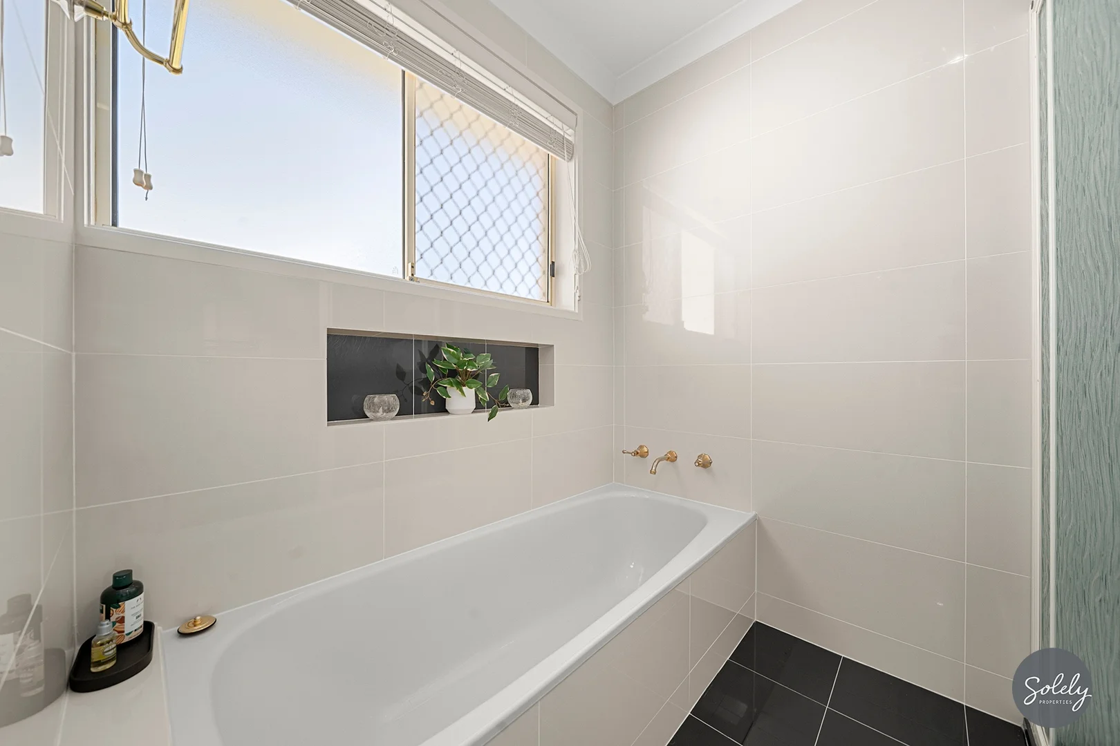 Additional image 26 of 2 Fingleton Crescent, Gordon ACT 2906